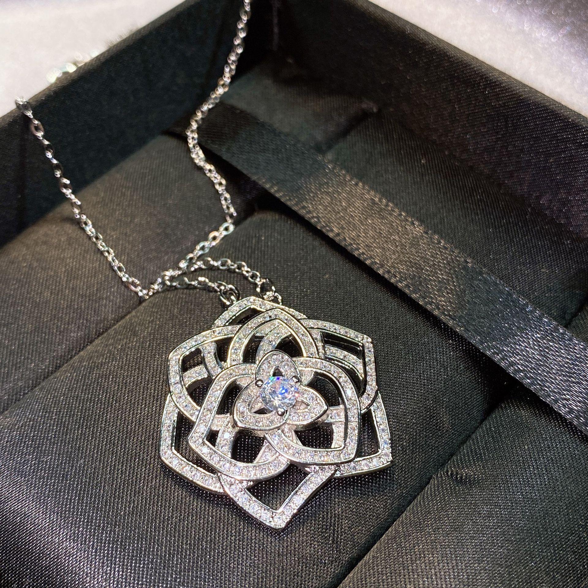 

Zircon rose flower earrings light luxury high-end stud earrings 2025 new exquisite heavy industry earrings