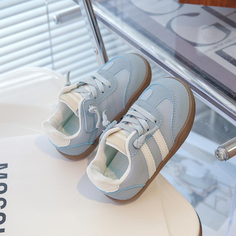 

Spring boys and girls moral training shoes Spring 2025 new children s casual versatile Velcro children s versatile board shoes 50 pairs for the whole box of 22-26 yards синий