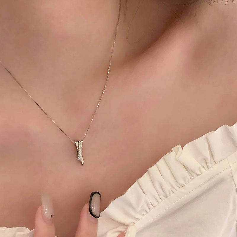 Interlocking Necklace Femininity Niche Design Sense Light Luxury Long Geometric Clavicle Chain Stainless Steel