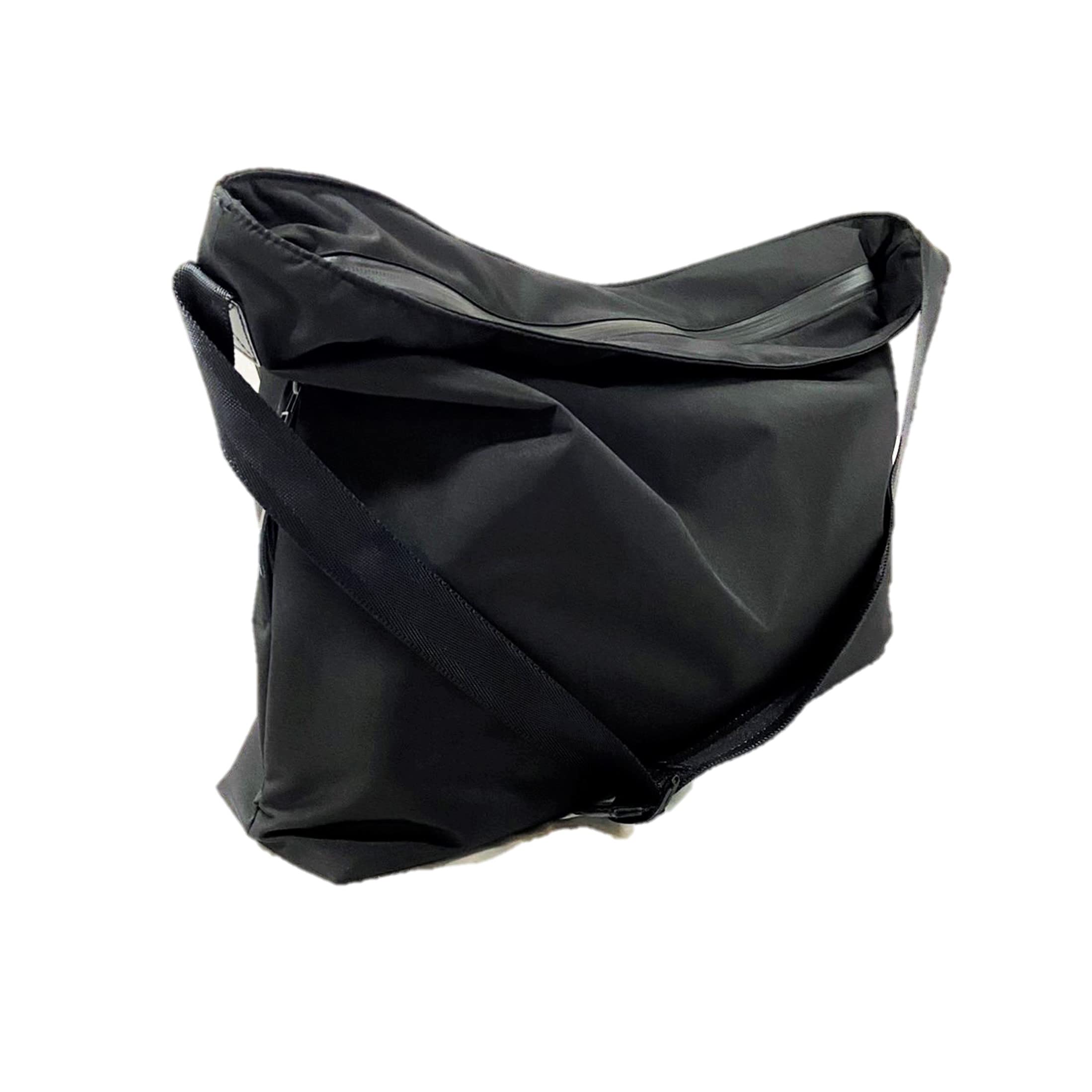 

LIVERAL UKIE Large Shoulder Bag, Fully Waterproof, Water-Repellent, Unisex, Black