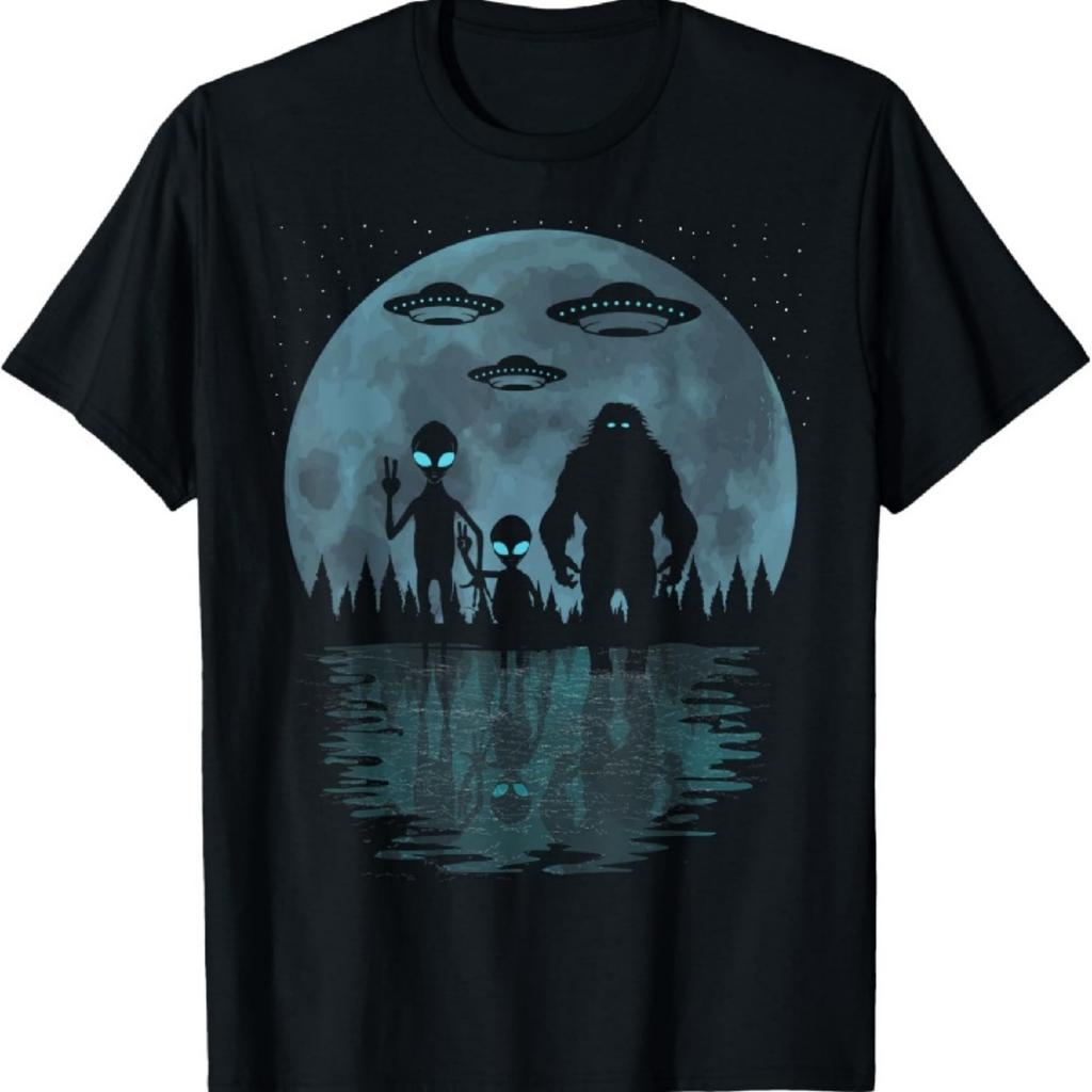 Alien And Bigfoot Moon, UFO's Funny Sasquatch And Aliens T-Shirt