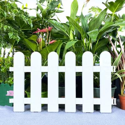 Gartenkonstruktionen – Zäune, Spaliere & Tore