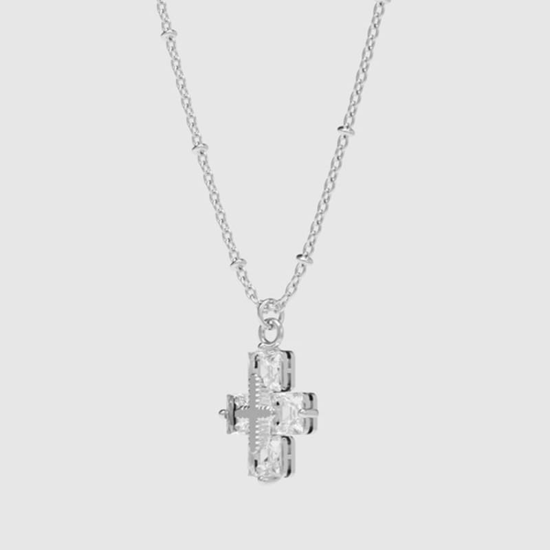 MUSEE.ART Cross Cubic Necklace