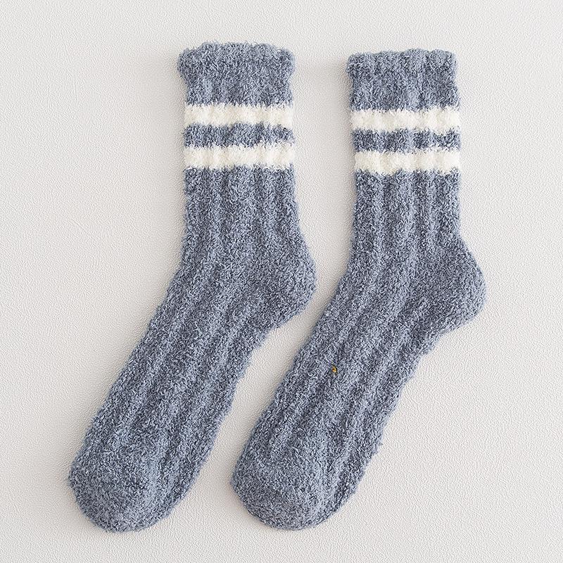 Women's Mid-Calf Coral Fleece Socks: Half-Sided Fleece, Cat Paw Design, Cute & Cozy for Autumn/Winter