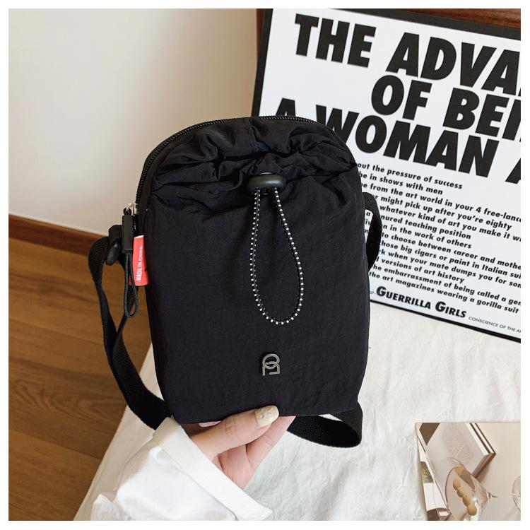 

Leisure sports fitness bag new fashion versatile trend lightweight shoulder messenger bag kettle mobile phone bag canvas bag чёрный