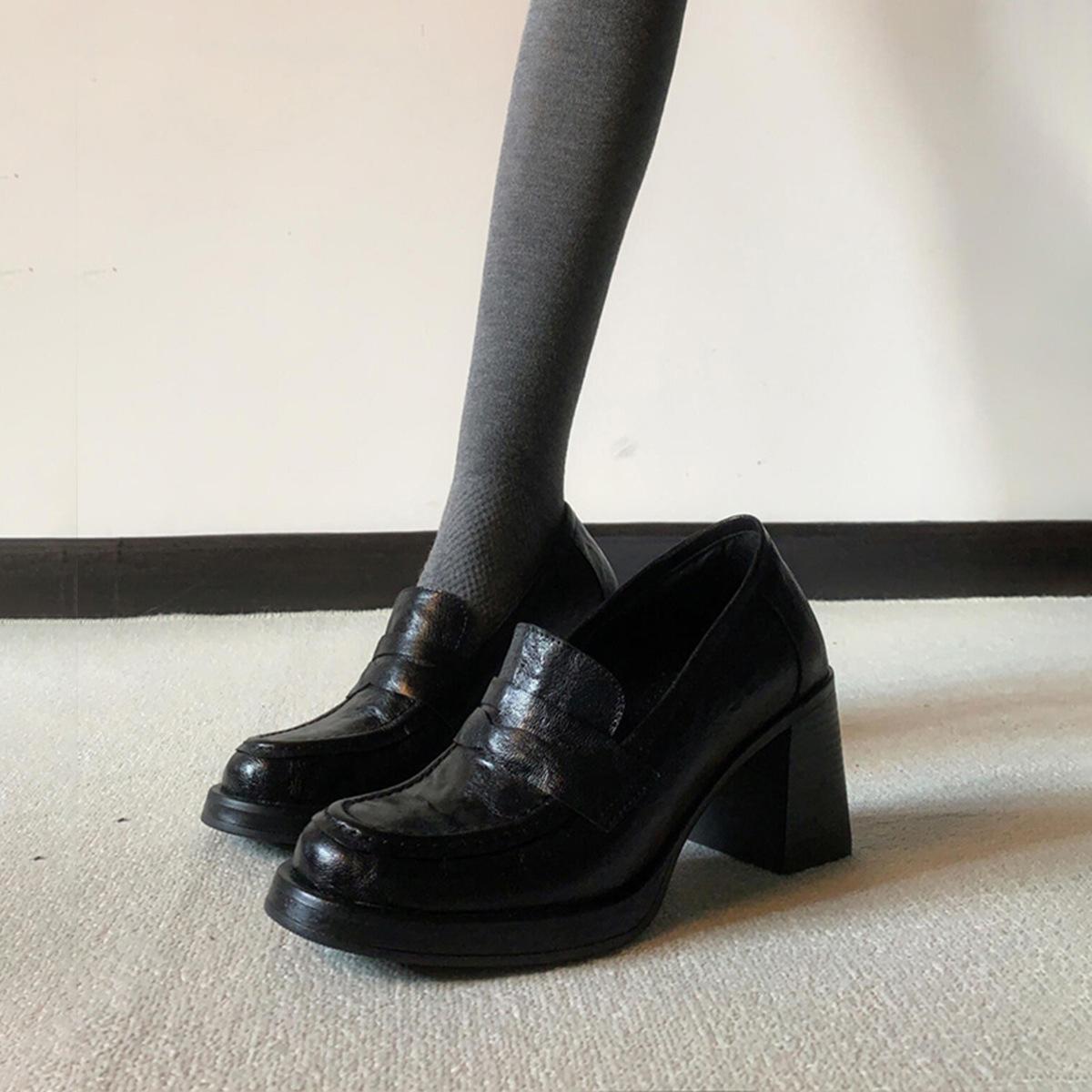 

Sheepskin version~ Commuter retro high heels women s black one-pedal leather loafers simple British style small leather shoes 34