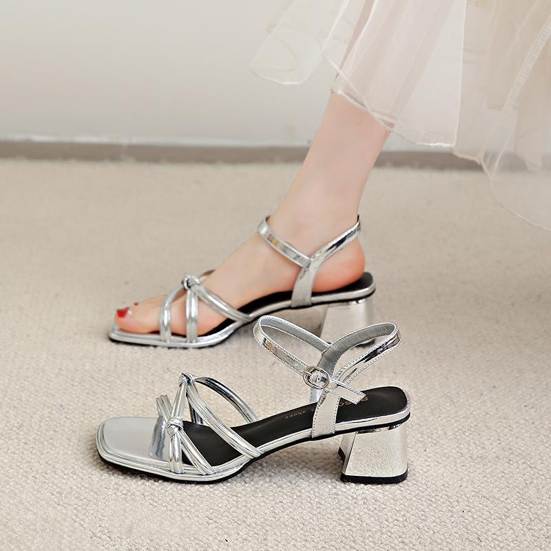 2025 Gentle wind leak toe strap fairy sandals women's word summer new Roman shoes French thick heel temperament