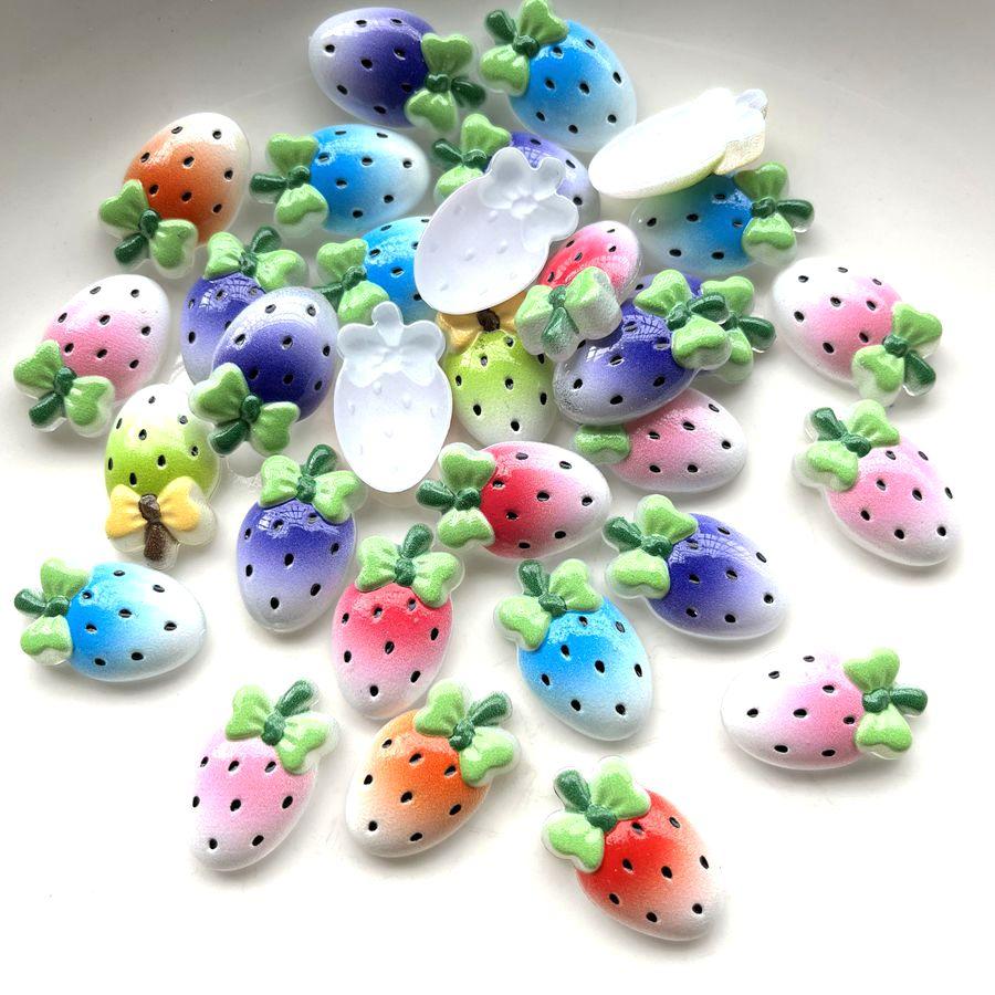 10 mixed strawberry shaped resin scrapbooks suitable for hair accessories, phone cases, and various DIY decorative accessories