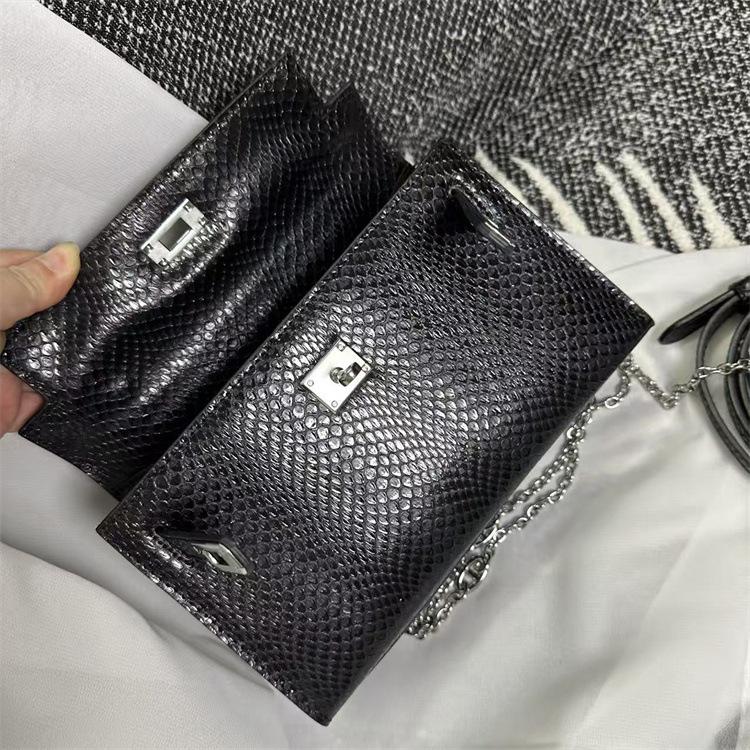 French Niche Temperament Portable Small Bag Women's Bag 2025 New Trendy Fashion Shoulder Bag Foreign Style Snake Pattern Messenger Bag