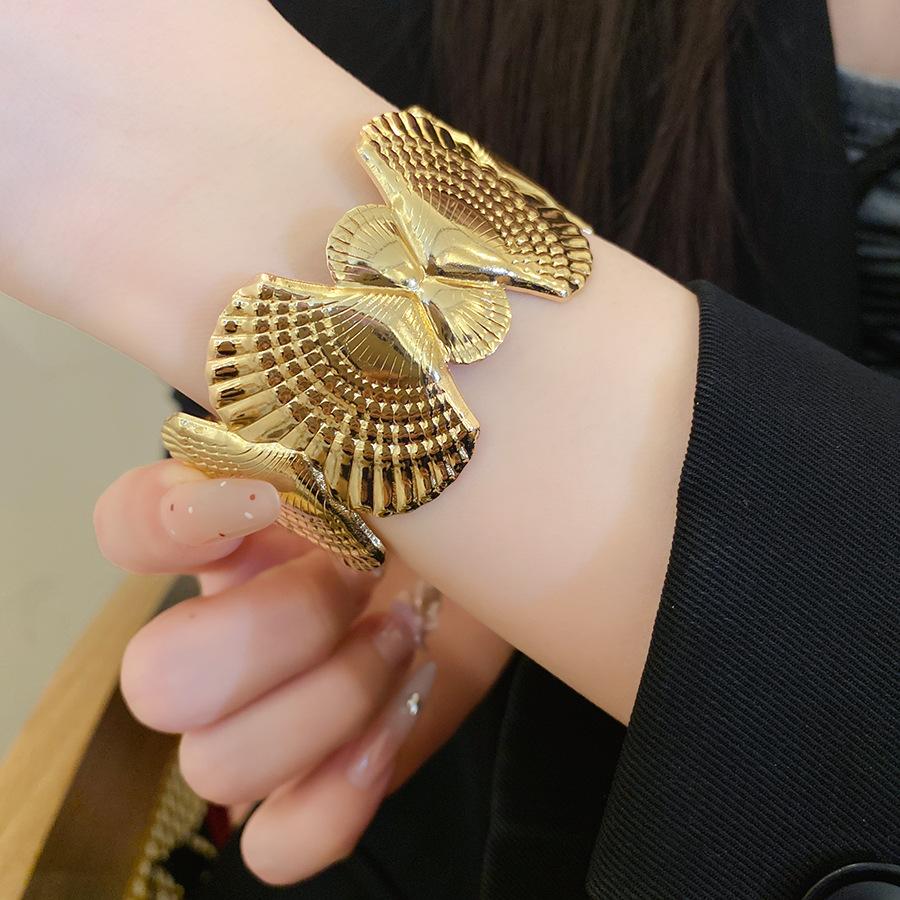 New Fashion Ocean Series Bangle Women Starfish Shell Hollow Open Cuff Bracelet Minimalist Vacation Style Travel Jewelry Gifts