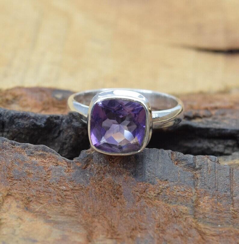 Naturalny Pierścionek z Ametystu, Pierścionek z Solidnego Srebra Sterlingowego 925, Pierścionek Poduszkowy, ręcznie robiona biżuteria, Pierścionek Wyrazisty, Biżuteria Urodzinowa, Pierścionek do Układania