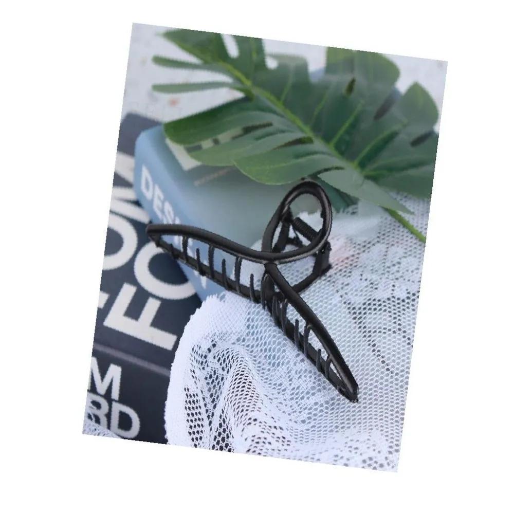 Half-updo jumbo hair clip matte black updo hair clip updo hair clip large hair clip
