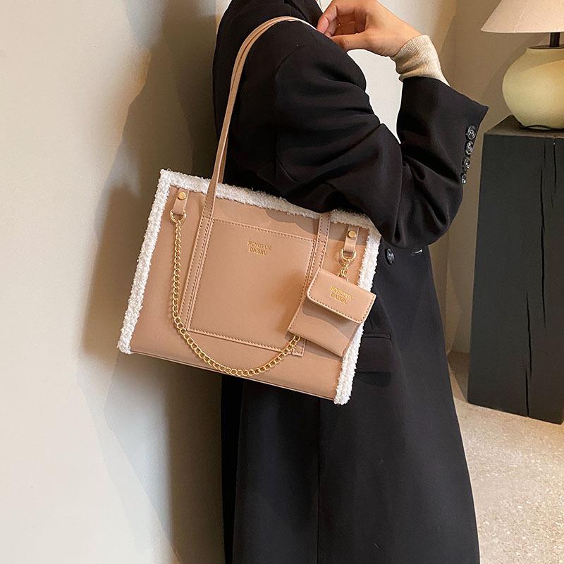 Niche lamb wool handbag women's 2025 new high-end shoulder bag large-capacity commuter tote mother and child bag