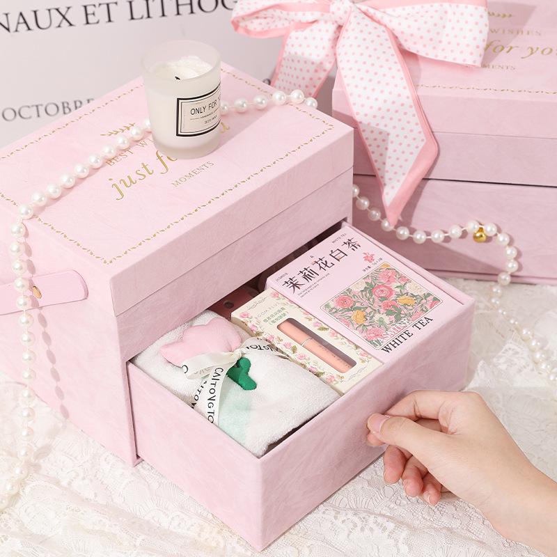 Elegant Brudtärnepresentuppsättning: Praktisk & Kreativ Bröllopsgåva för Kvinnor