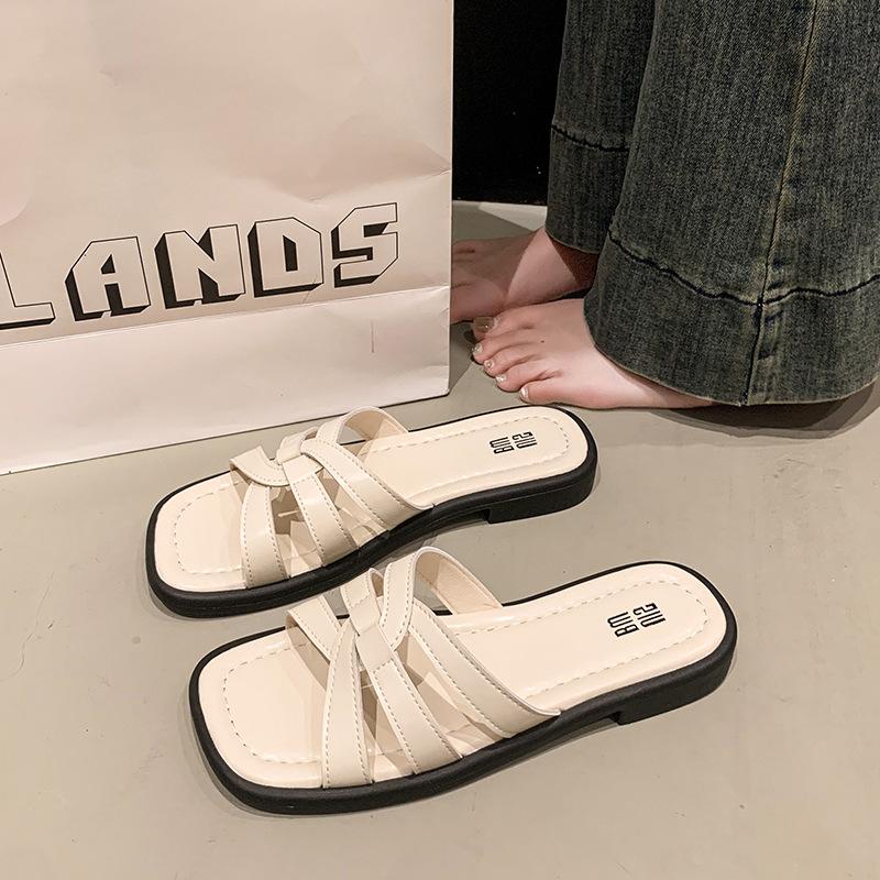 Summer Soft Flat-bottomed Flip-flops Women's Casual Shoes Versatile Flip-flops Beach Slippers
