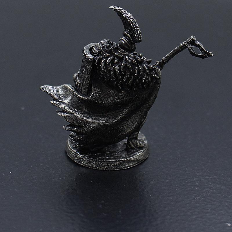 White Copper Spartan Shogun Warrior Chess Piece Ornament – Retro Soldier Toy Gift for Boys