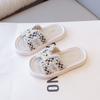 2026New Summer Girls' Slippers Fashionable baby slip-on sandals with soft soles and pearls
