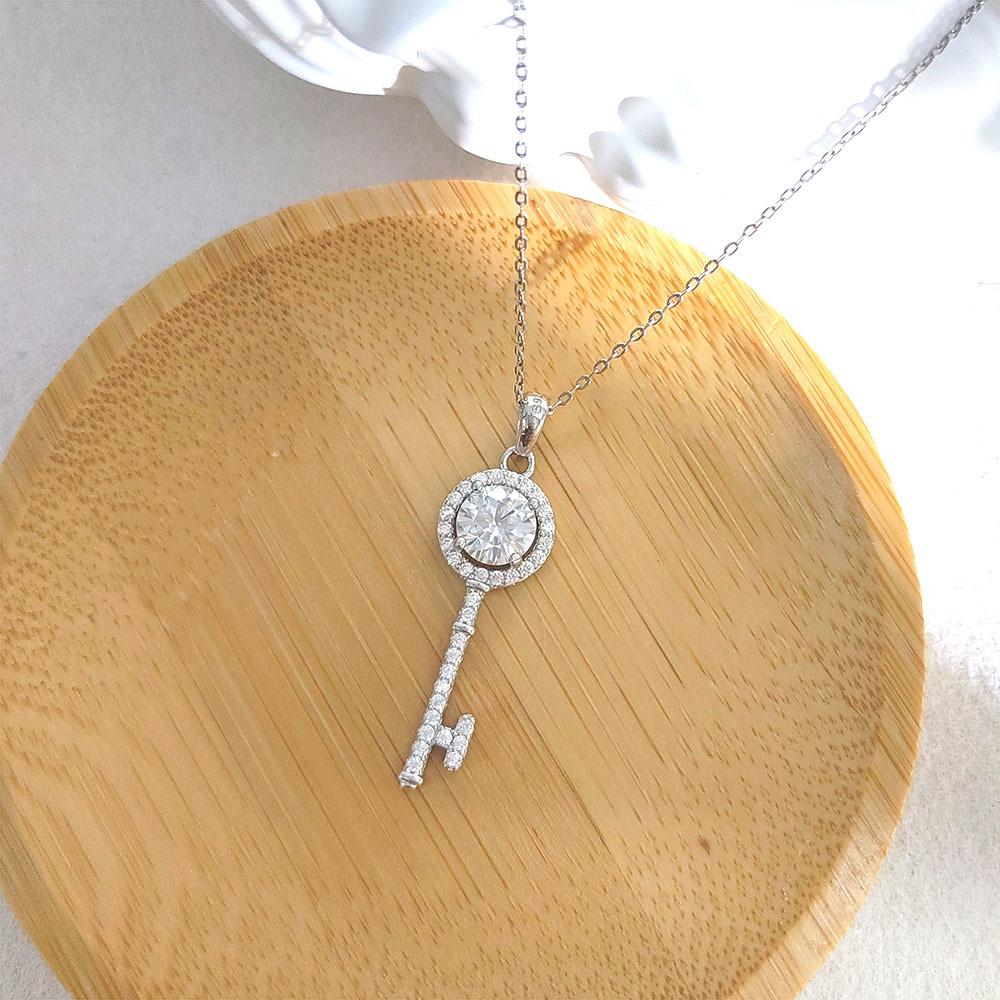 S925 Sterling Silver Moissanite Key Pendant Necklace for Women - Classic Carat Fashion Jewelry