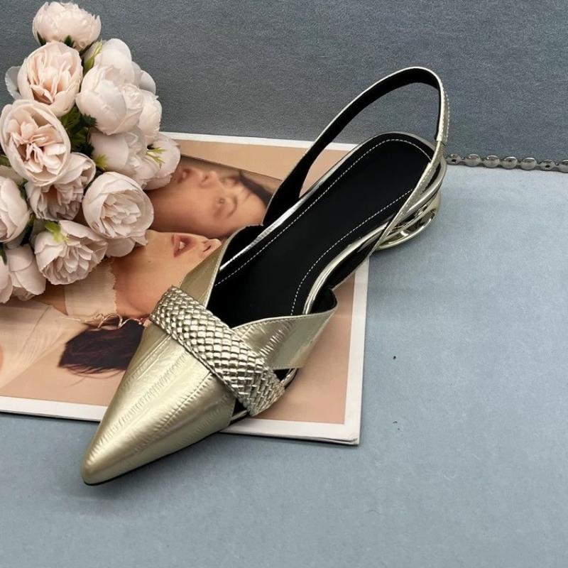 Fashion Beautiful Designer  Med Heel Hollow Out Pointed Toes Golden Silver Sandals 2025 Summer Slingbacks Shoes Fashion Sandalias