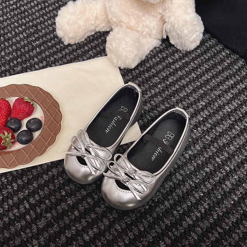 

Fashion Girls Shoes 2025 Autumn New Kids Leather Shoe Simple Girls Bow Casual Shoes Versatile Child Performance Shoe Zapatos 23insole14.2cm серебряный