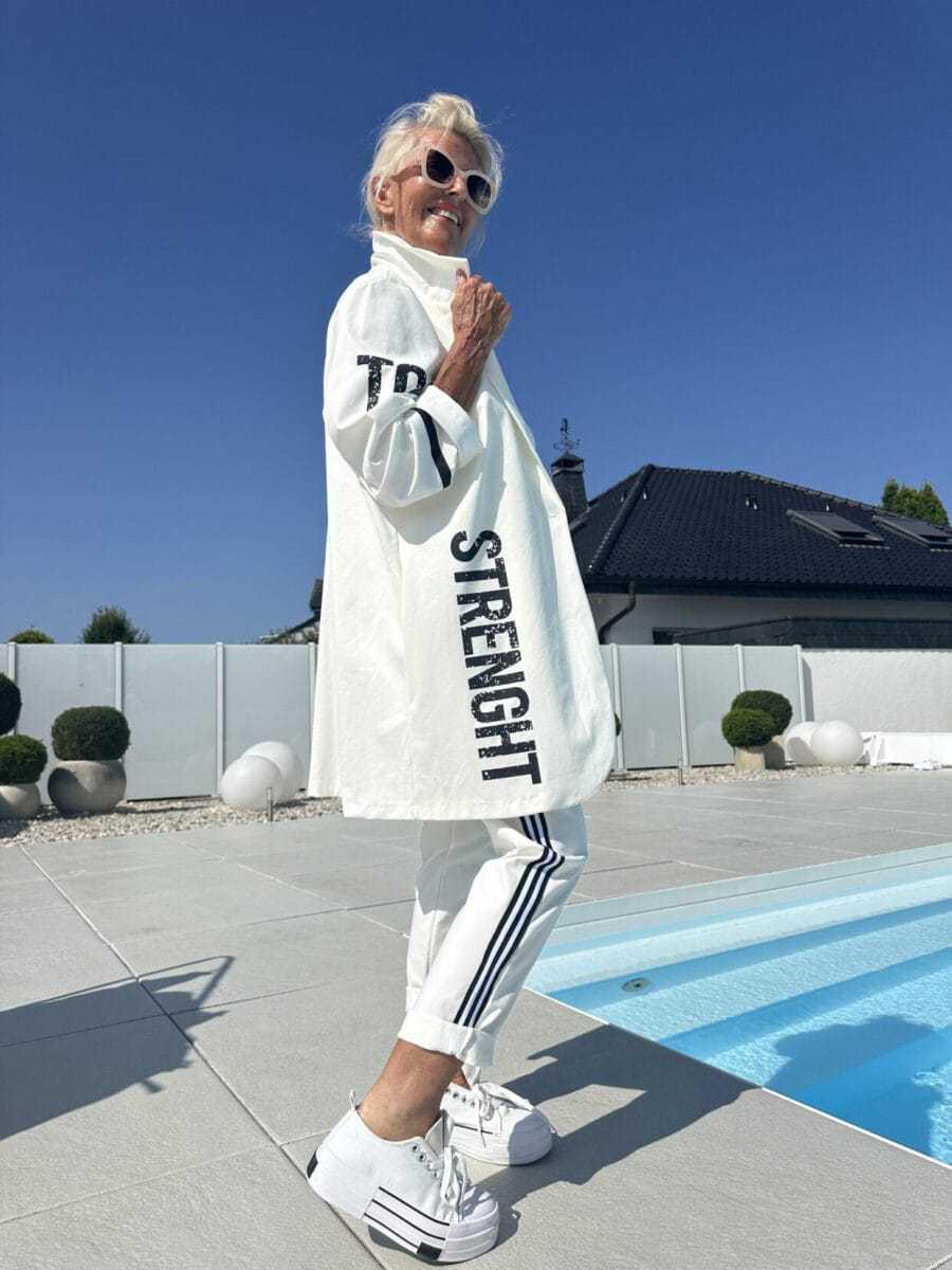 

2025 Европейский и американский повседневный женский комплект с надписью: Трендовый трансграничный стиль Medium