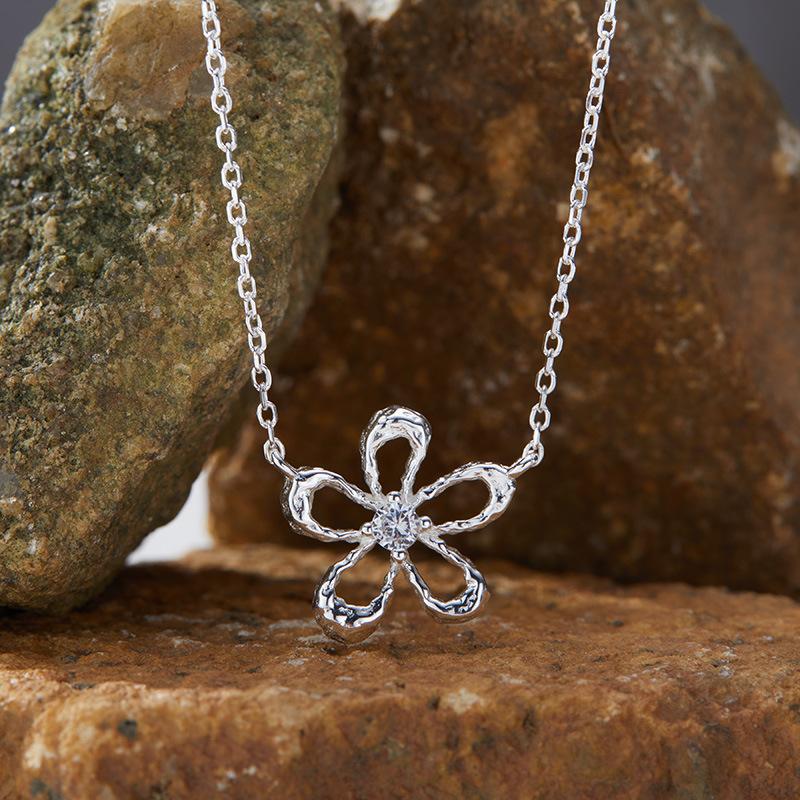 S925 Sterling Silver Zircon Colored Treasure Collarbone Chain Fashionable And Sweet Hollow Small Flower Pendant Necklace Women