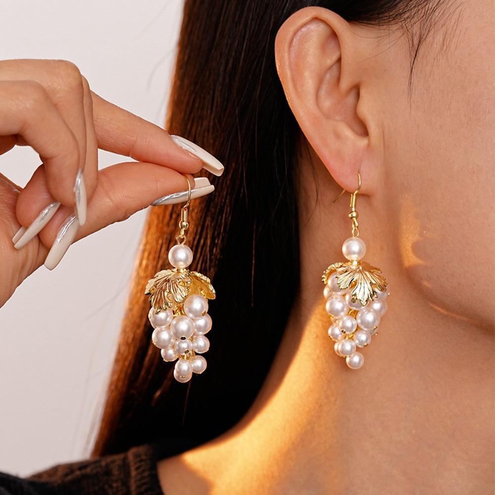 Faux Pearl Grape Pearl Tassel Earrings Leaf and Grape Vintage Dangle Earrings Women StyleA 6cm