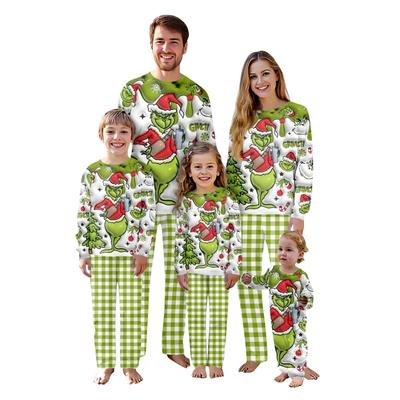 Passende Familiensets mit Weihnachtsmotiven, Langarmshirts und Hosen