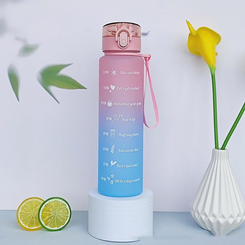 

1000 мл Спортивна пляшка для води Велика місткість Градієнтна чашка Посуд для напоїв На відкритому повітрі Тренажерний зал Глечики для фітнесу Портативні пляшки для пиття 1000ML