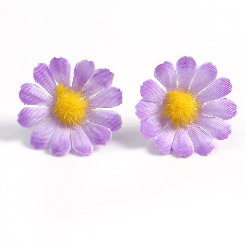 50/100 Stück Mini Gänseblümchen Künstliche Seidenblumenköpfe für Heimzimmerdeko Falsche Rose Pfingstrose DIY Kranz Muttertag Hochzeitsdekoration