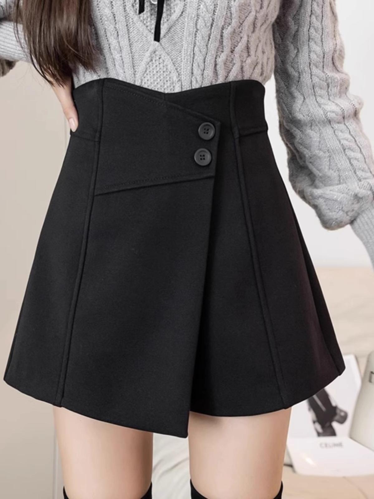 

Женская юбка-шорты А-силуэта с завышенной талией и пуговицами на весну 2024 года — модная, повседневная и облегающая юбка-шорты. M