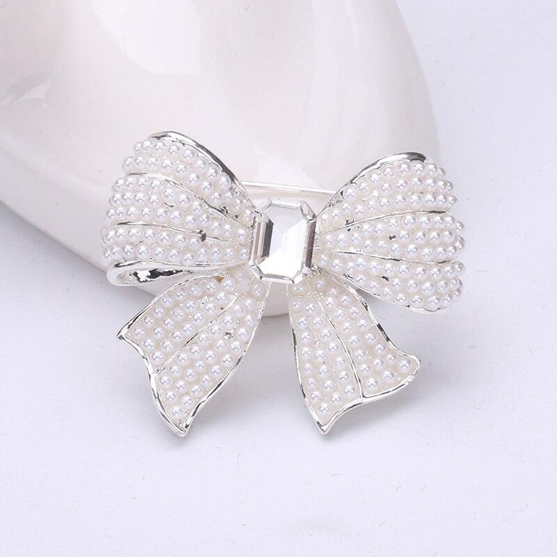 

Blucome Мода Метелик Форма Брошка Подарунки Жіночий комір Светр Хіджаб Шпилька Блуза Спорт Фітнес З бісером Брошки Значок срібний