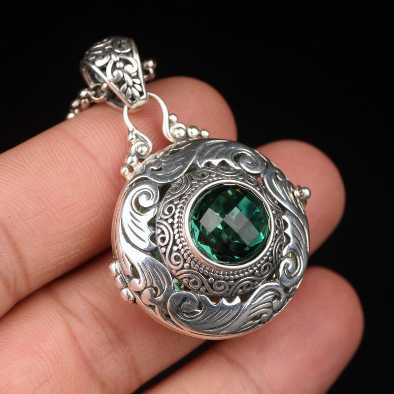 1 Piece Women'S Trendy Jewelry Retro Gawu Box Pendant Can Open Photo Box Sachet Necklace Commemorative Gift