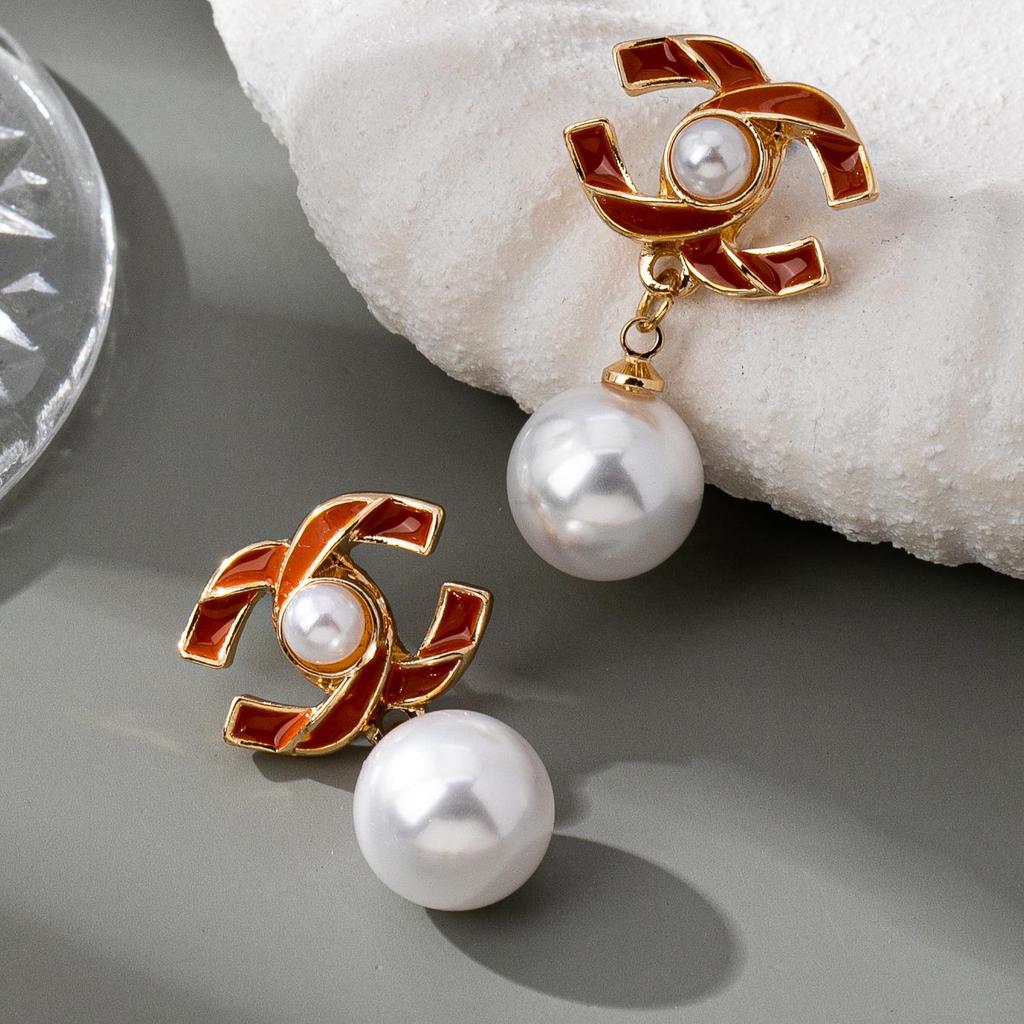 Daisy Jewelry: Imitation Pearl & Rhinestone CC Pendant Earrings for Women's Daily Wear
