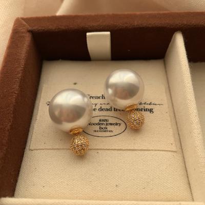 One Or Two Wearing Warm And Soft Pearl Stud Earrings, High-End Sense, Unique, Exquisite And Elegant Wearing Earrings For Women