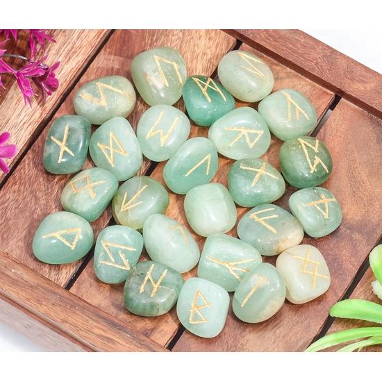 Crocon Grüner Jade Edelstein Runenstein mit Älterem Futhark Alphabet Graviertes Symbol 25 Stück Set : 15-25 mm