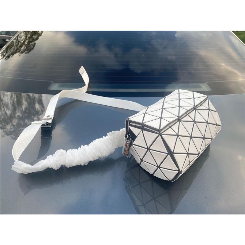 Women's Geometric Diamond Pattern Round Crossbody & Waist Bag