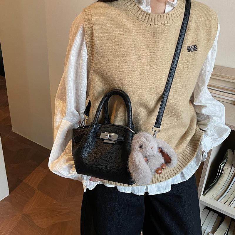 

Korean version portable vegetable basket bag women s new trendy fashion lychee pattern bucket bag versatile shoulder messenger bag without pendant чёрный