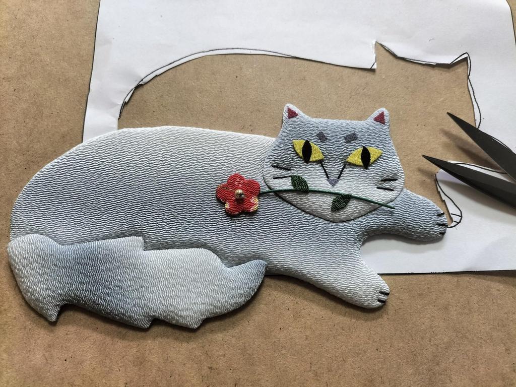 My Beloved Cat Chirimen Craft Fluffy Cat with a Single Flower Kit