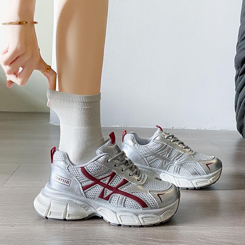 thick-soled mesh lace-up little white shoes for women in the summer of 2025, new fashionable and versatile, comfortable, thick-soled and lightweight