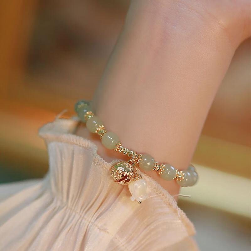 The world of beauty: Natural Hetian jade bracelet for women, new Chinese style shell lily of the valley traditional Chinese bracelet, light luxury