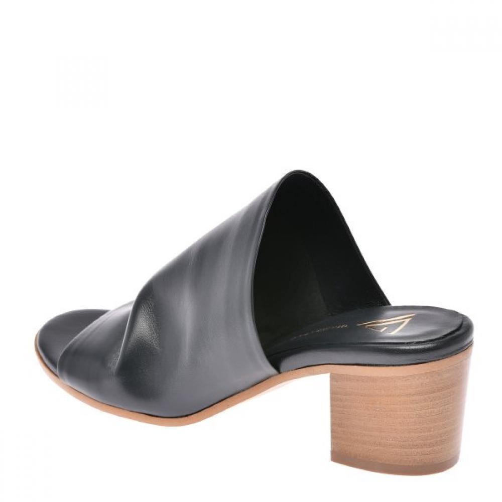 Giampaolo Viozzi Women S Pecoro Mule  hS21vio001bk 