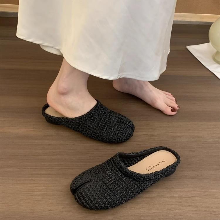 Niche design sense breathable woven bag head half slippers women's summer wear split-toed pig's trotters sandals soft flat-soled Muller shoes