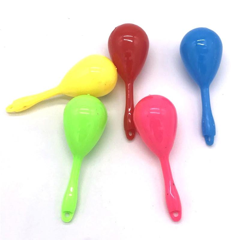 PAKET MED 6 Mini Smiley Maracas 8 CM Leksak för barn Födelsedagskalas Påsfyllnad slumpmässig