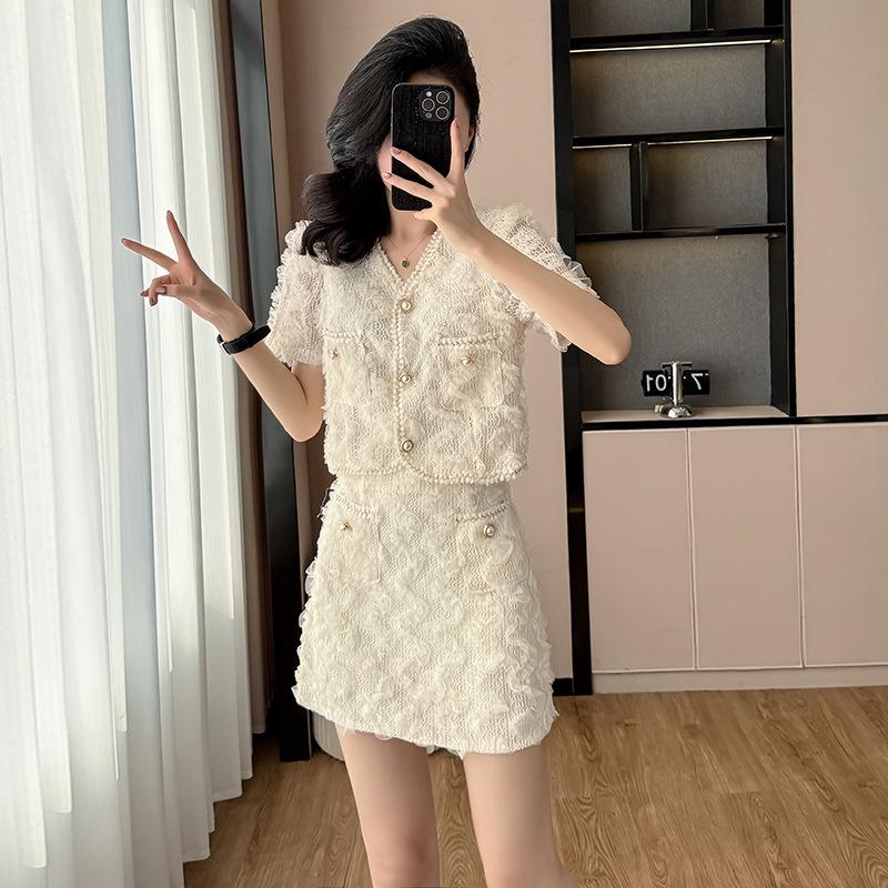 2026 Petite French Chic Apricot Lace Top & Skirt Set - Summer New Arrival S
