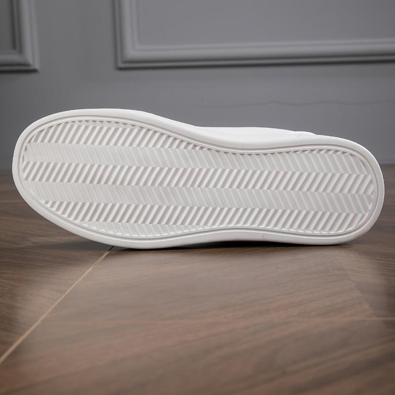 [Luxury Sneakers] High Quality Women's White Casual Sneakers | Comfortable Low-Top Lace-Up Skate Shoes with Golden Accents, Breathable for All Seasons