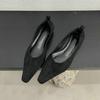 [Yushilai] Niche Retro Maillard Pointed Flat Shoes for Women In Spring 2025, New Shallow Mouth One Pedal