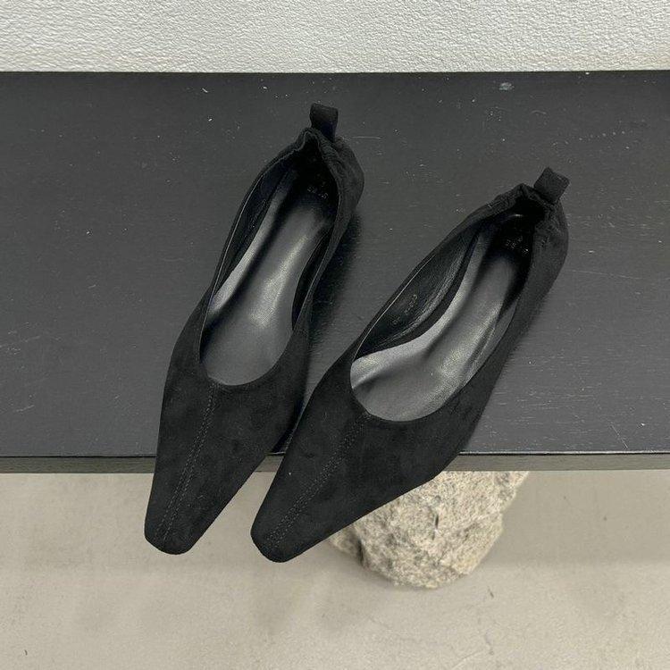 [Yushilai] Niche Retro Maillard Pointed Flat Shoes for Women In Spring 2025, New Shallow Mouth One Pedal