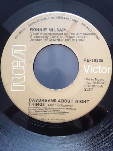 

7inch Record RONNIE MILSAP Daydreams About Night Things PB10335 RCA Victor 1975 Canada CountryFolk Used