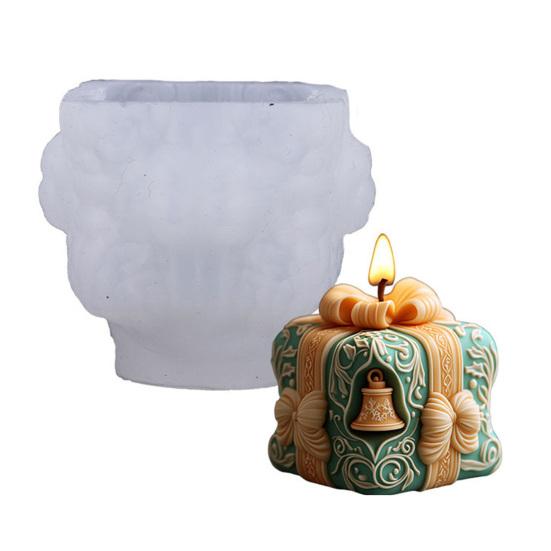 Christmas Candle Mold 3D Embossed Santa Tree Snowman Cylinder Silicone Mold for Resin Candle Soap Craft Cake Chocolate Making